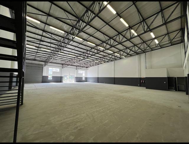 680M² WAREHOUSE TO LET IN LASER PARK
